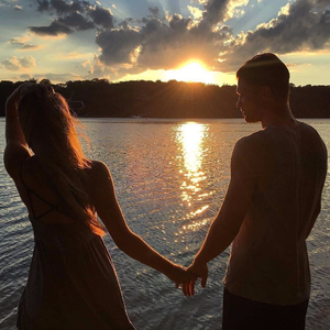 日本少妇好丰满
